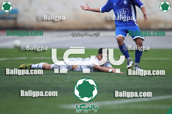 استقلال 0–0 پیکان