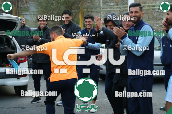 دژ ۳۴ 2–6 پیکان