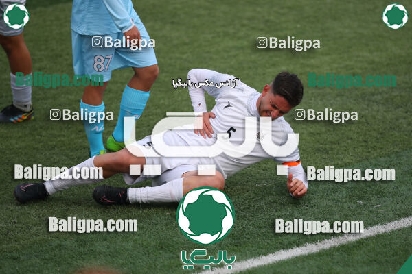 دژ ۳۴ 2–6 پیکان
