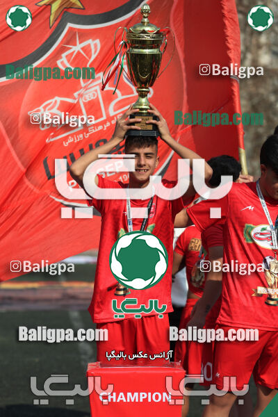 پرسپولیس 2–1 پیروزان تکین ایرانیان
