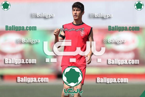 پرسپولیس ۸ - ۱ آرش ری