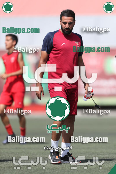 پرسپولیس ۸ - ۱ آرش ری