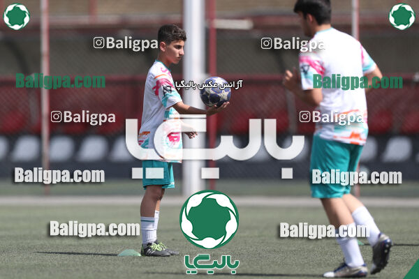 پرسپولیس ۸ - ۱ آرش ری