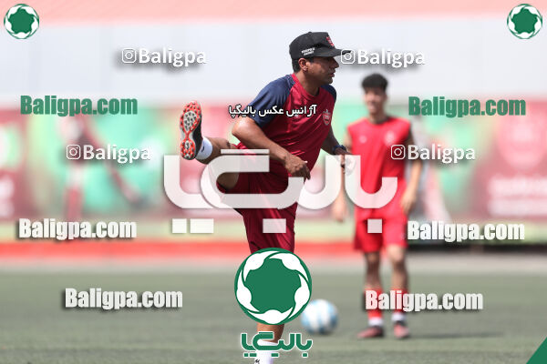 پرسپولیس ۸ - ۱ آرش ری