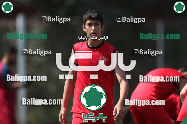 پرسپولیس ۸ - ۱ آرش ری