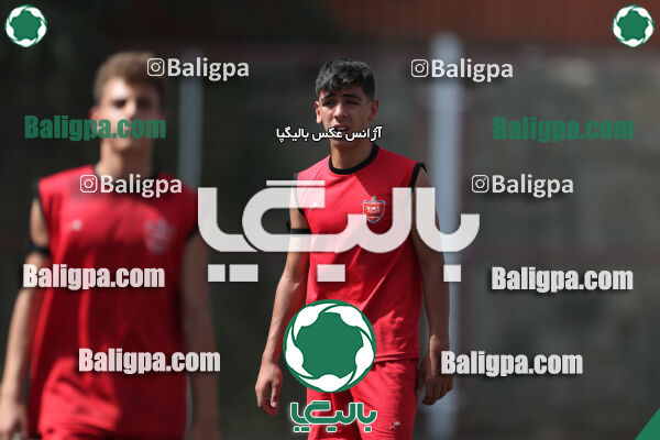 پرسپولیس ۸ - ۱ آرش ری