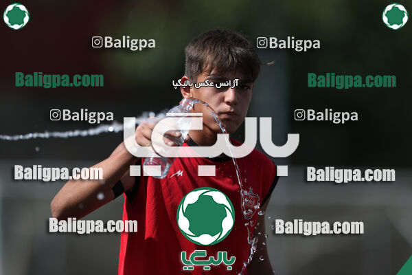 پرسپولیس ۸ - ۱ آرش ری