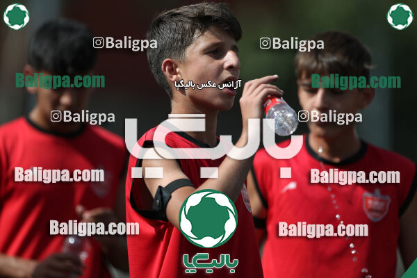 پرسپولیس ۸ - ۱ آرش ری