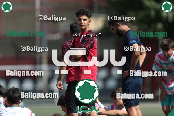 پرسپولیس ۸ - ۱ آرش ری