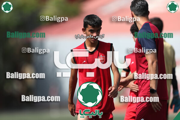 پرسپولیس ۸ - ۱ آرش ری