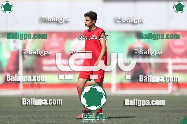 پرسپولیس ۸ - ۱ آرش ری