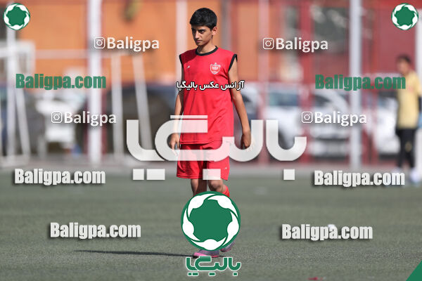 پرسپولیس ۸ - ۱ آرش ری