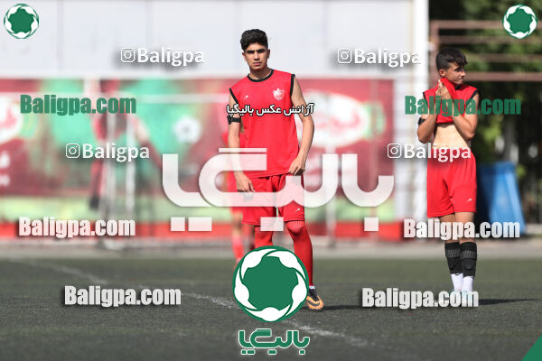 پرسپولیس ۸ - ۱ آرش ری