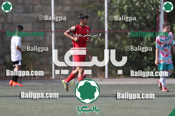 پرسپولیس ۸ - ۱ آرش ری