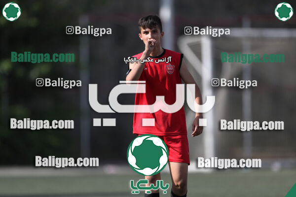 پرسپولیس ۸ - ۱ آرش ری