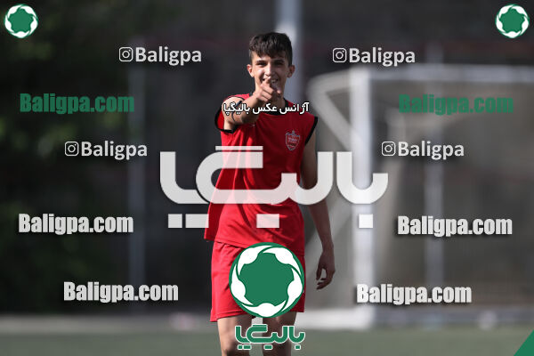 پرسپولیس ۸ - ۱ آرش ری