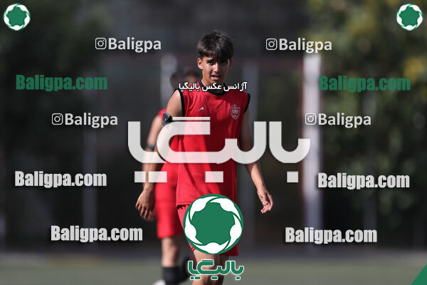 پرسپولیس ۸ - ۱ آرش ری