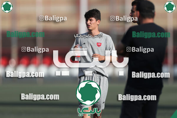 پرسپولیس 2–2 منتخب تهران