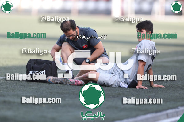 پرسپولیس 2–2 منتخب تهران