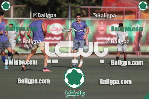 پرسپولیس 2–2 منتخب تهران