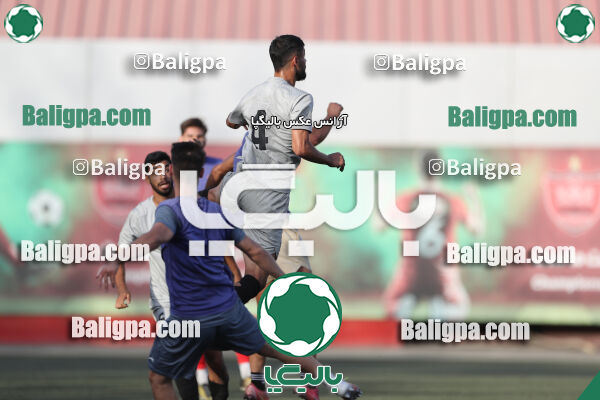 پرسپولیس 2–2 منتخب تهران