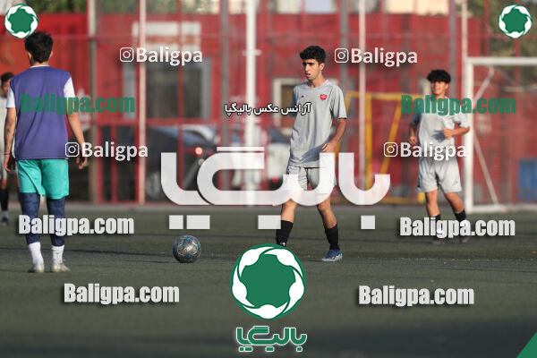 پرسپولیس 2–2 منتخب تهران