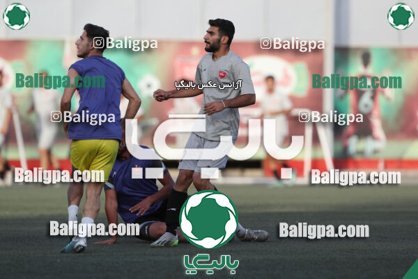 پرسپولیس 2–2 منتخب تهران