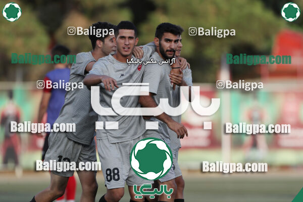 پرسپولیس 2–2 منتخب تهران