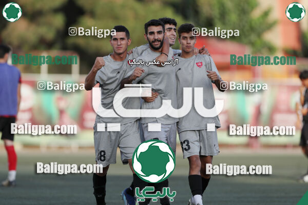 پرسپولیس 2–2 منتخب تهران