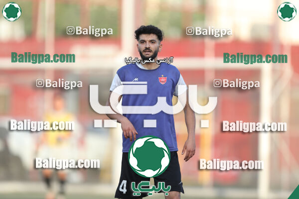 پرسپولیس 2–2 منتخب تهران