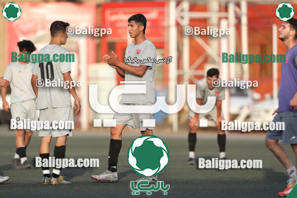 پرسپولیس 2–2 منتخب تهران