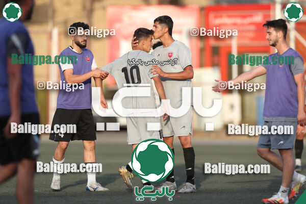 پرسپولیس 2–2 منتخب تهران