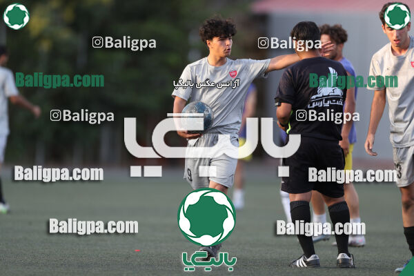 پرسپولیس 2–2 منتخب تهران