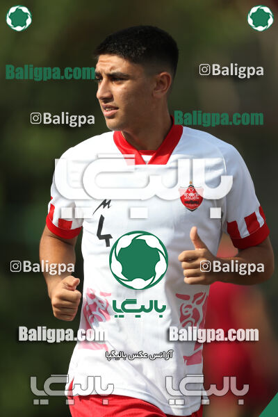پرسپولیس 1–1 مقاومت