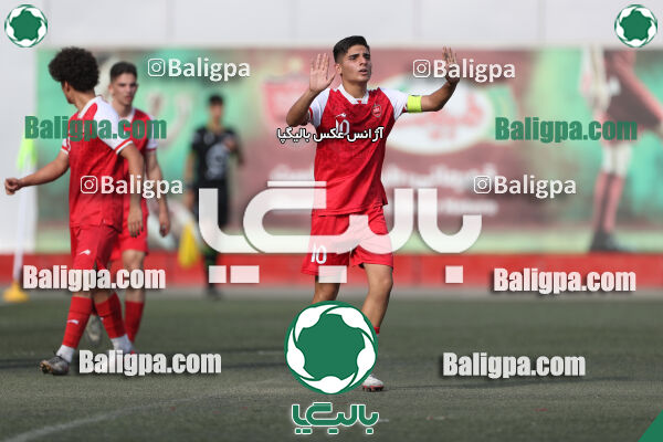 پرسپولیس 1–1 مقاومت