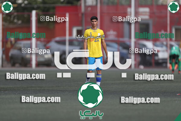 پرسپولیس 1–1 مقاومت