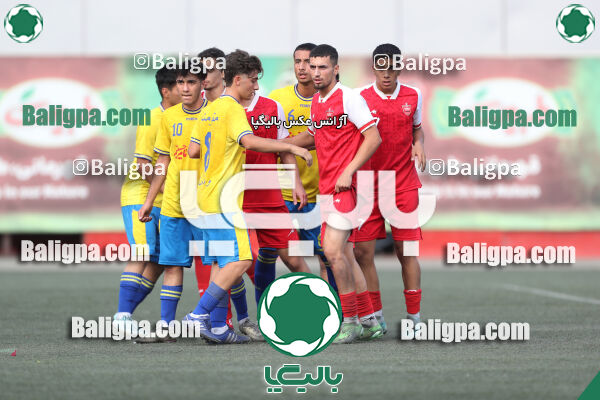 پرسپولیس 1–1 مقاومت
