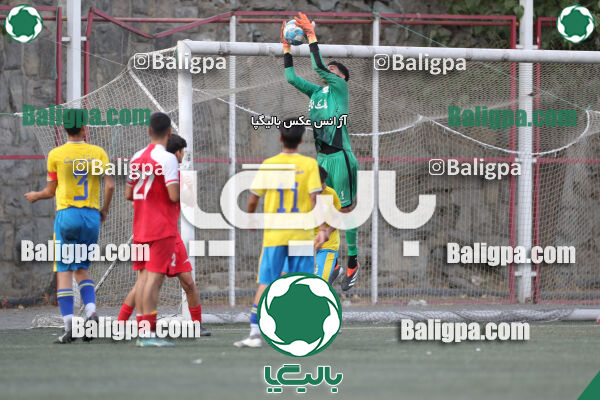 پرسپولیس 1–1 مقاومت