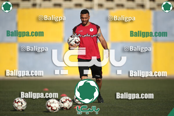 پیکان 1–1 شاهین