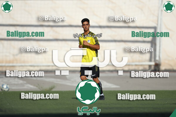 استقلال 2–0 پیروزان