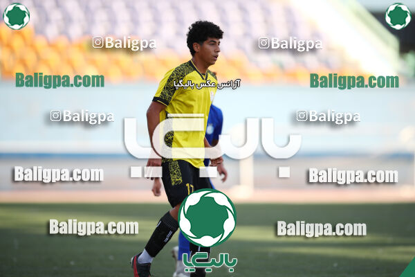 استقلال 2–0 پیروزان