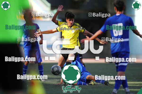 استقلال 2–0 پیروزان