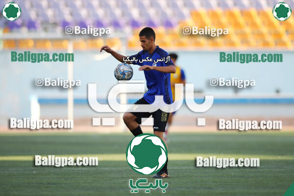 استقلال 2–0 پیروزان