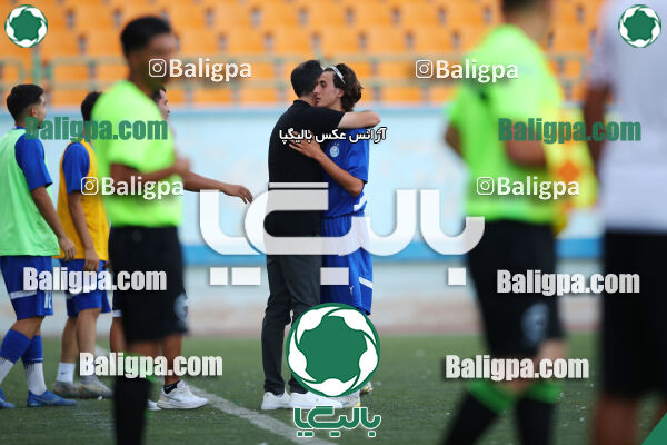 استقلال 2–0 پیروزان