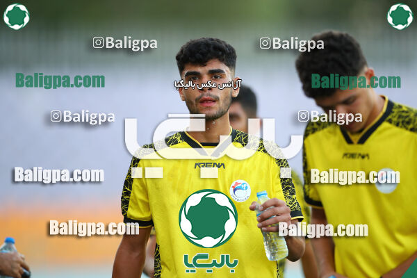 استقلال 2–0 پیروزان