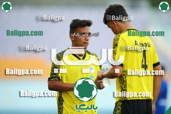 استقلال 2–0 پیروزان