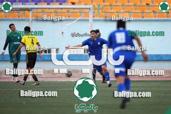 استقلال 2–0 پیروزان