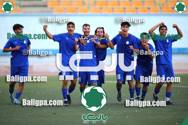 استقلال 2–0 پیروزان