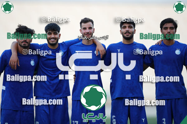 استقلال 2–0 پیروزان