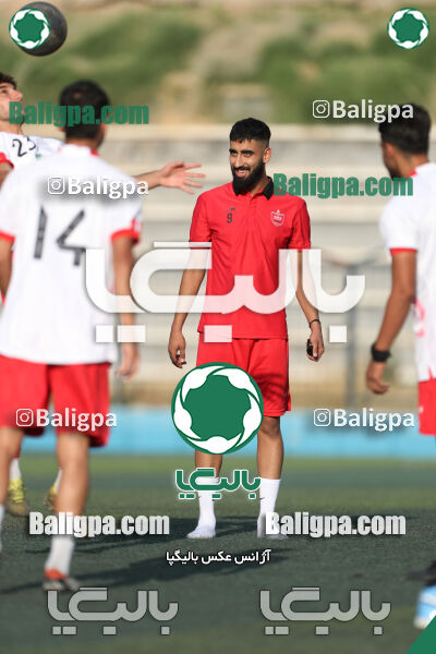 عقاب ۰ - ۰ پرسپولیس